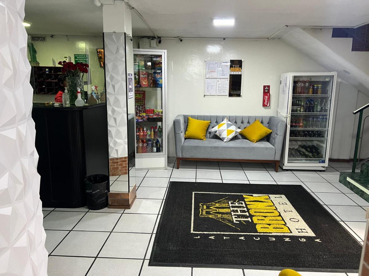 The Bronx Hotel Latacunga Bagian luar foto