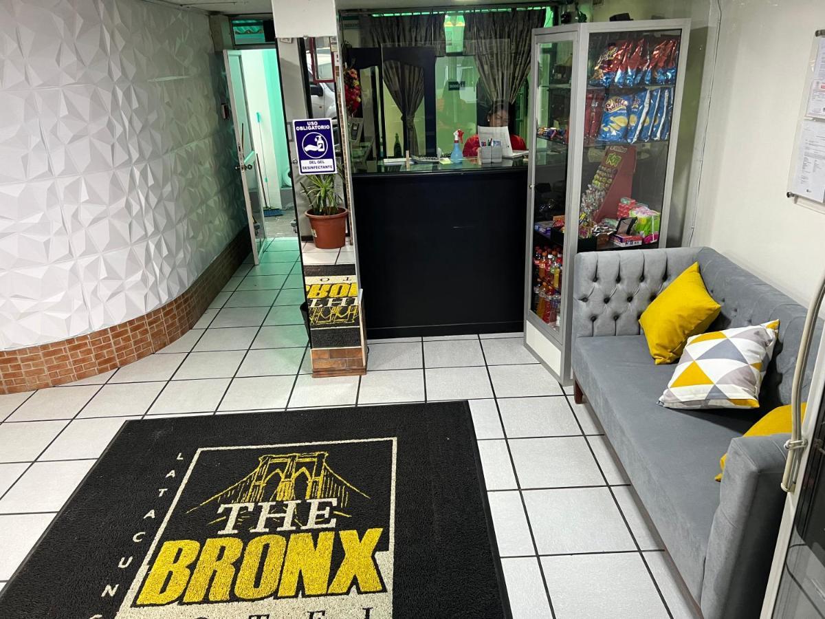 The Bronx Hotel Latacunga Bagian luar foto