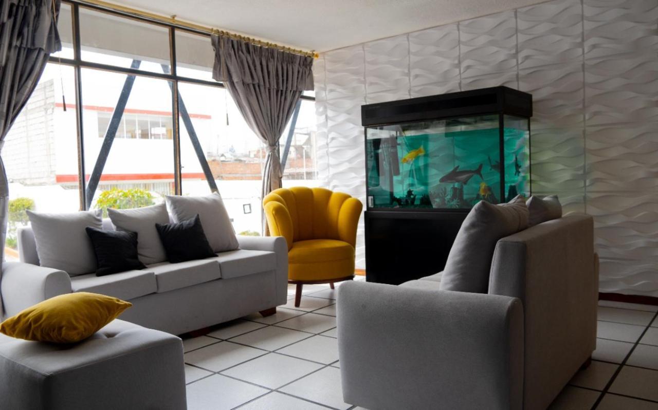 The Bronx Hotel Latacunga Bagian luar foto