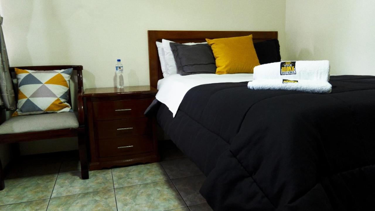 The Bronx Hotel Latacunga Ruang foto